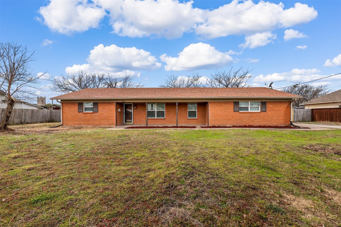 203 N King Street Itasca TX 76055