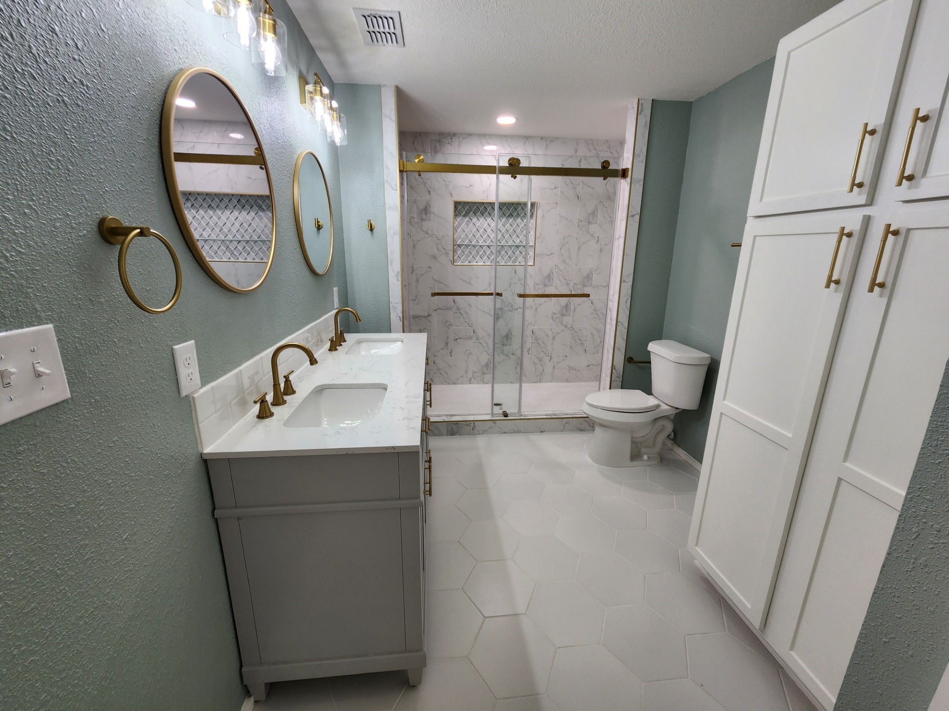 124 Sequoya Drive E Lake Kiowa TX 76240