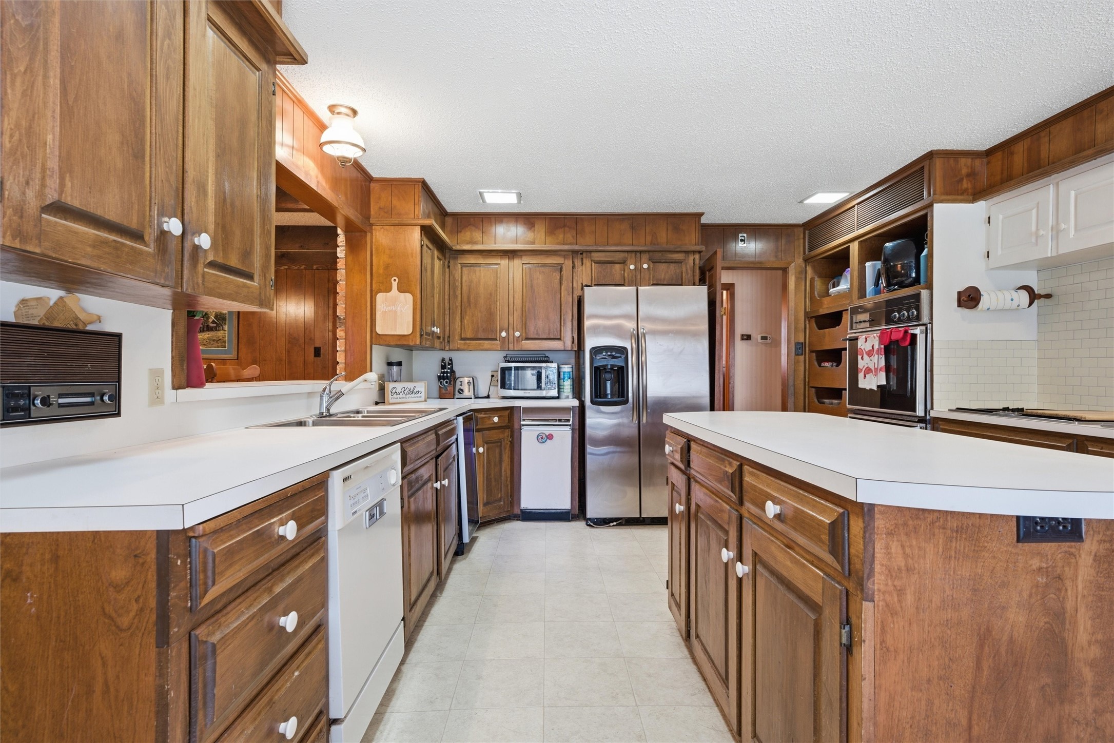 2210 White Street Clifton TX 76634