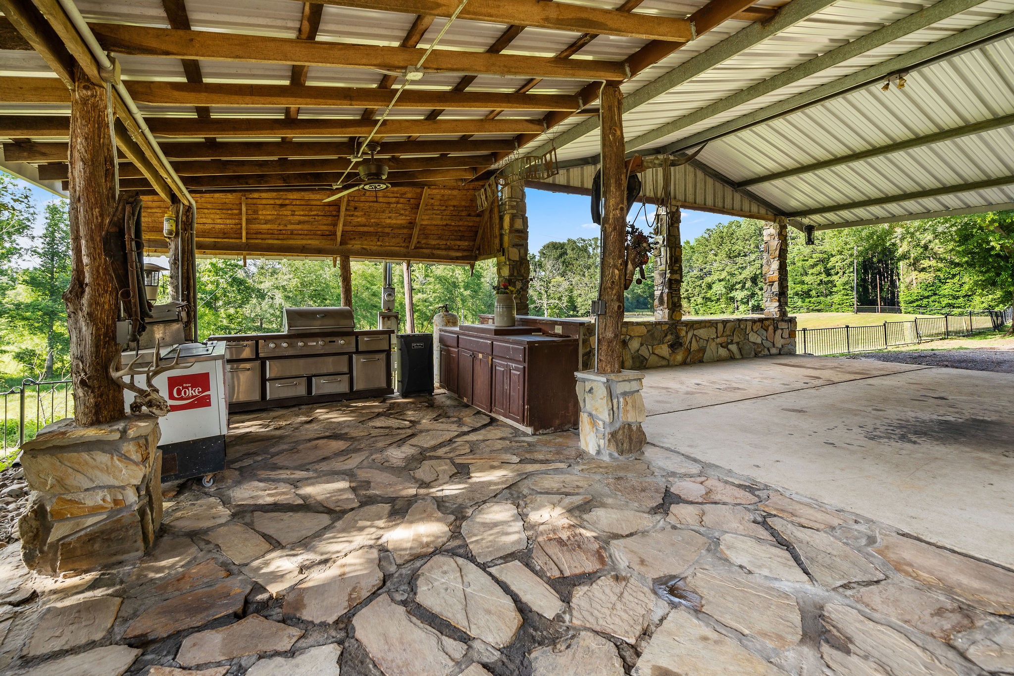 2711 Fm 250 N Hughes Springs TX 75656