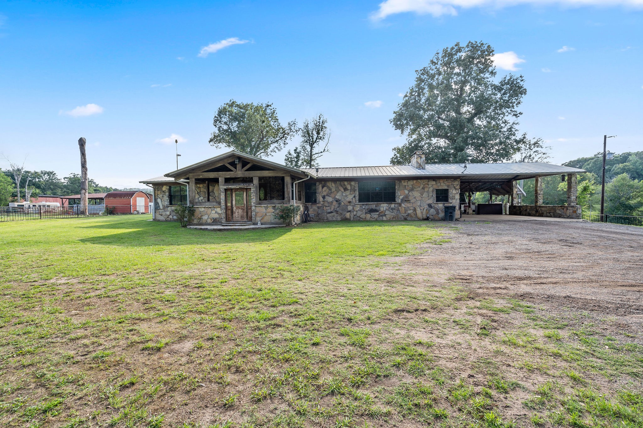 2711 Fm 250 N Hughes Springs TX 75656