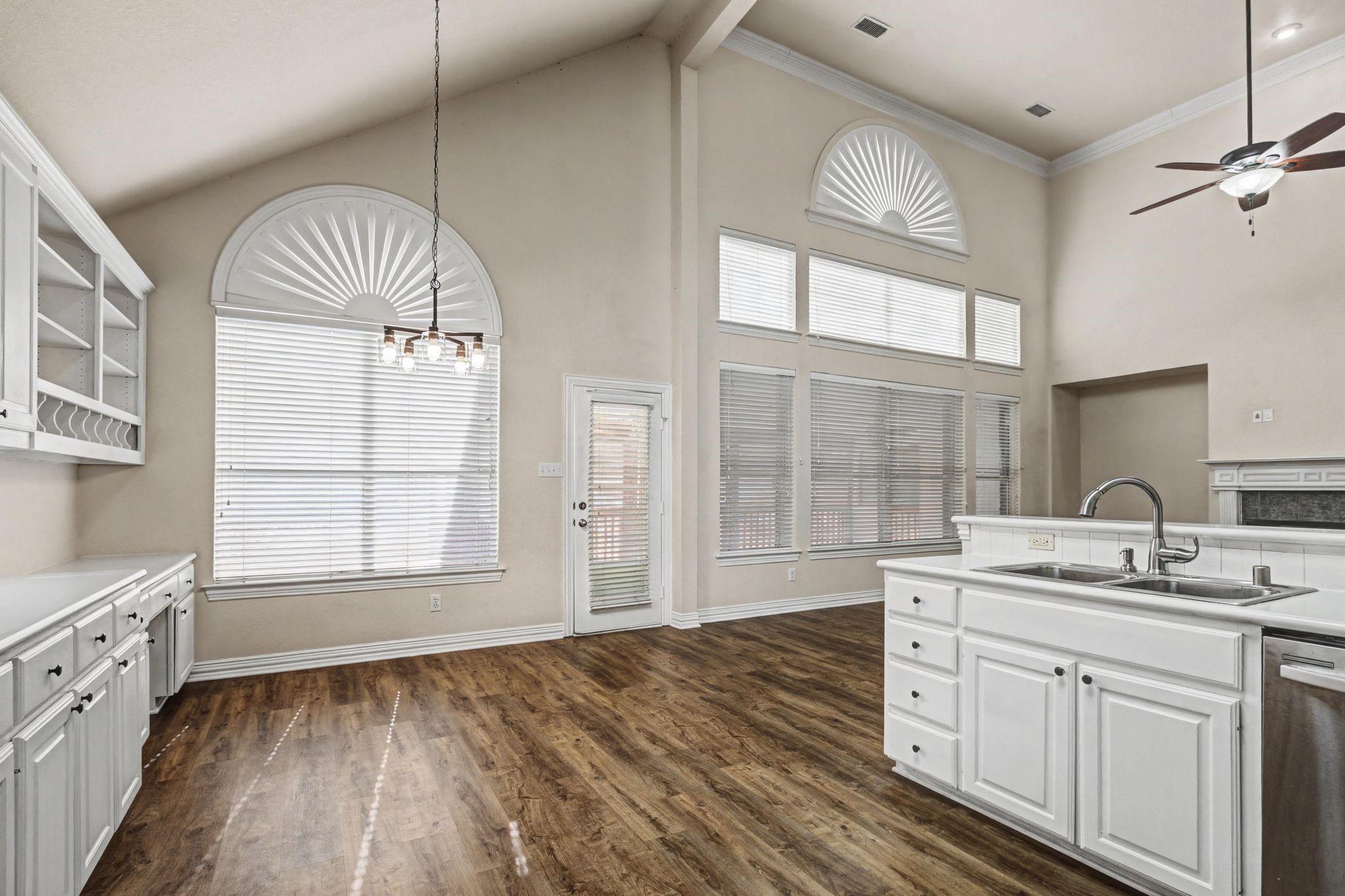 1610 Lakeland Park Drive Garland TX 75043