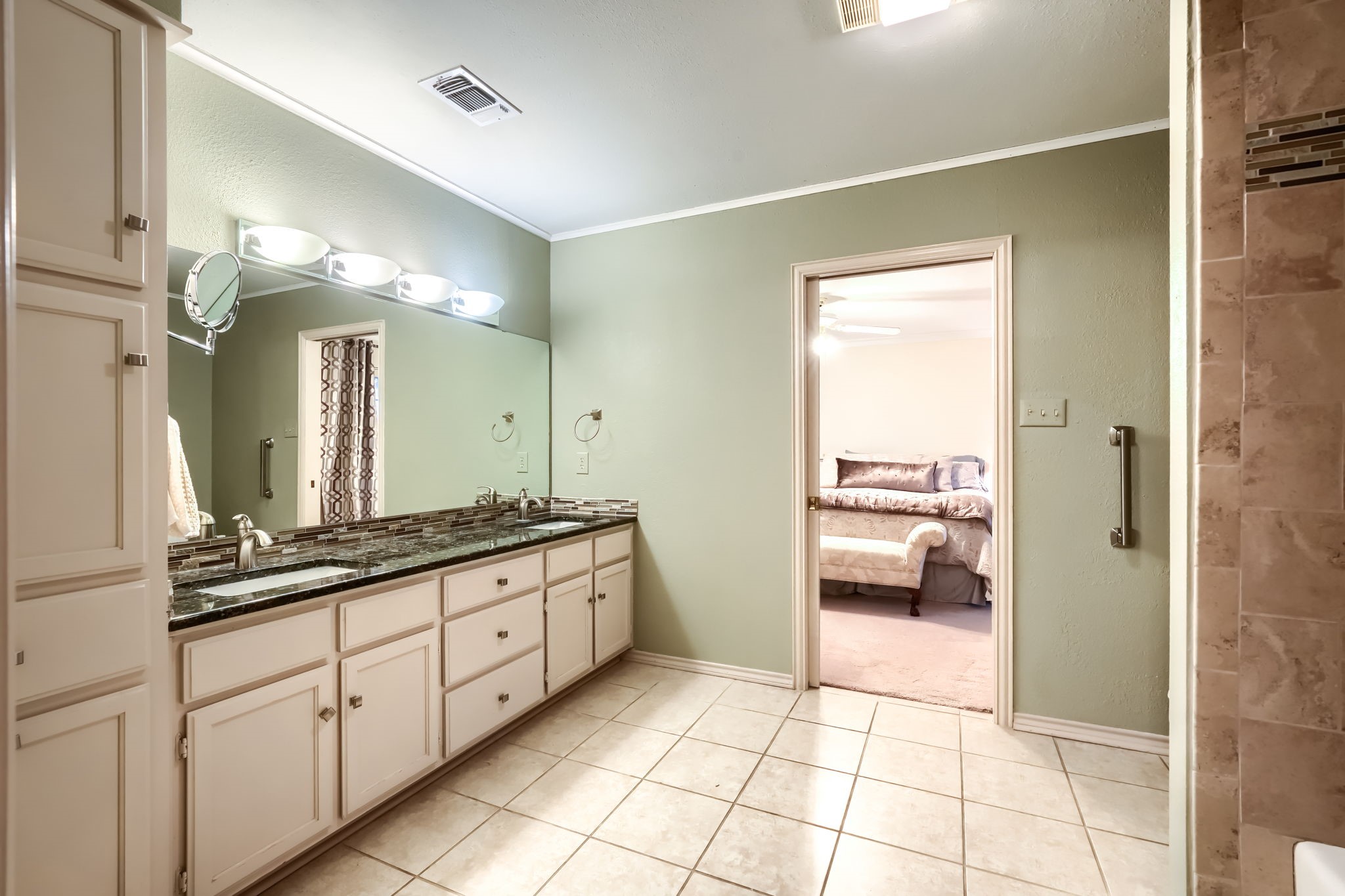 2205 W Hull Street Denison TX 75020