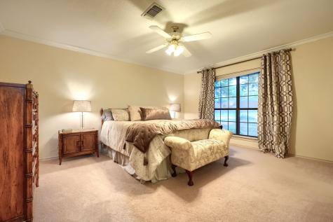2205 W Hull Street Denison TX 75020