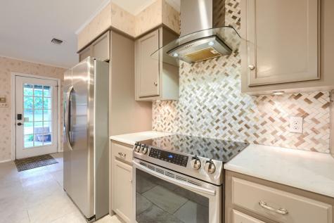 2205 W Hull Street Denison TX 75020