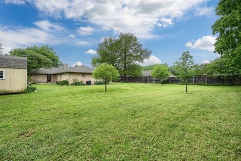 2205 W Hull Street Denison TX 75020