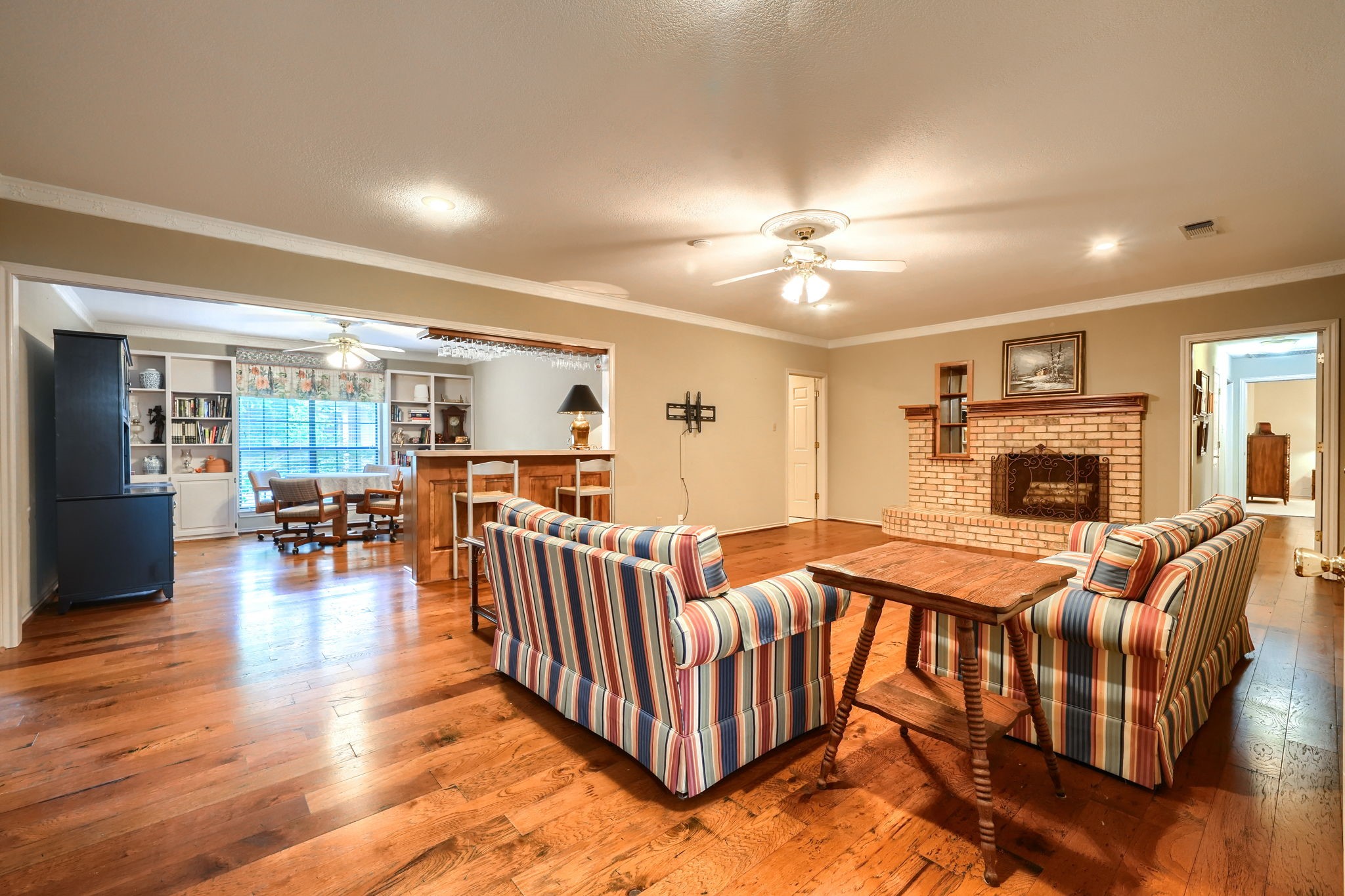 2205 W Hull Street Denison TX 75020