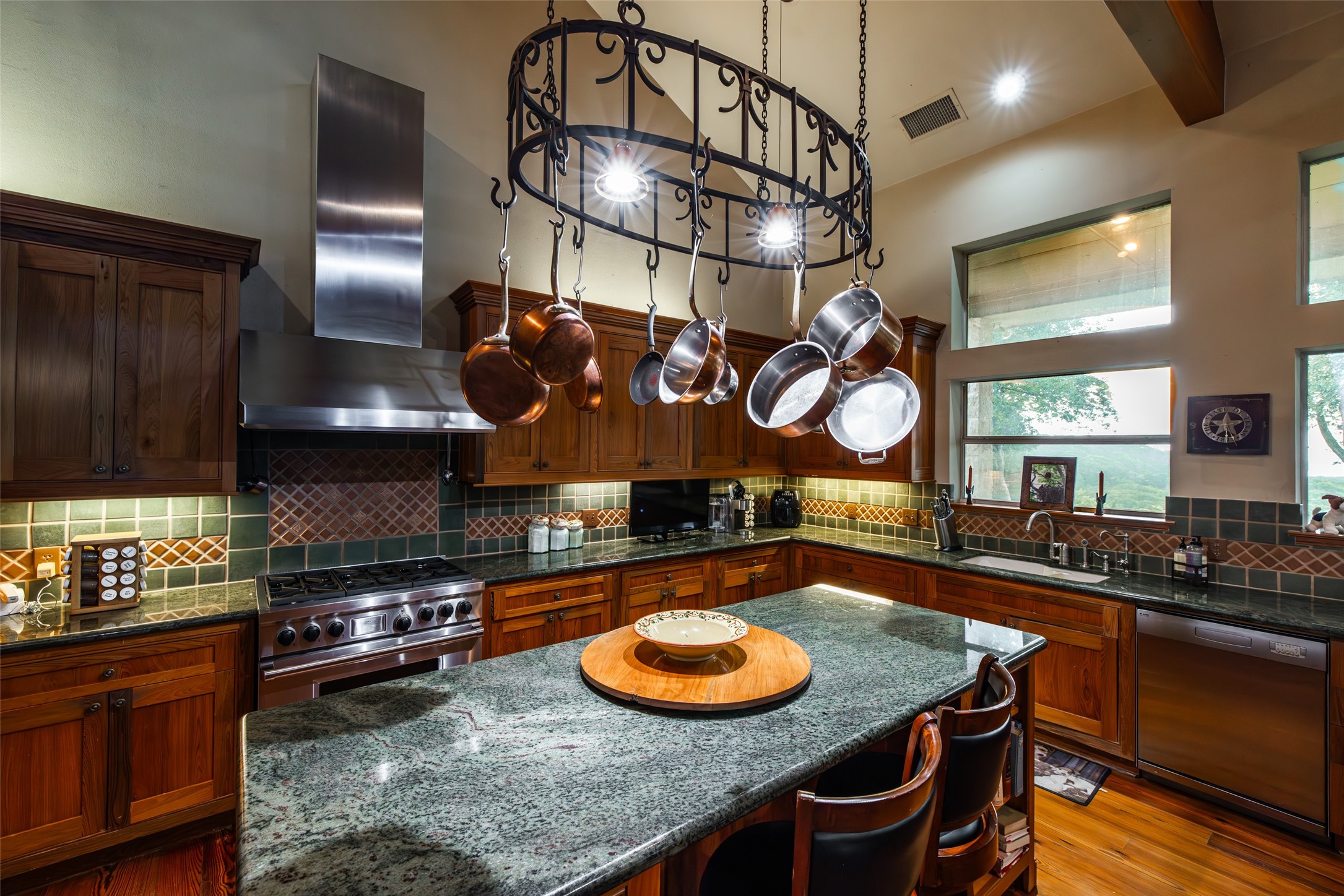 1665 W Belt Line Road Cedar Hill TX 75104