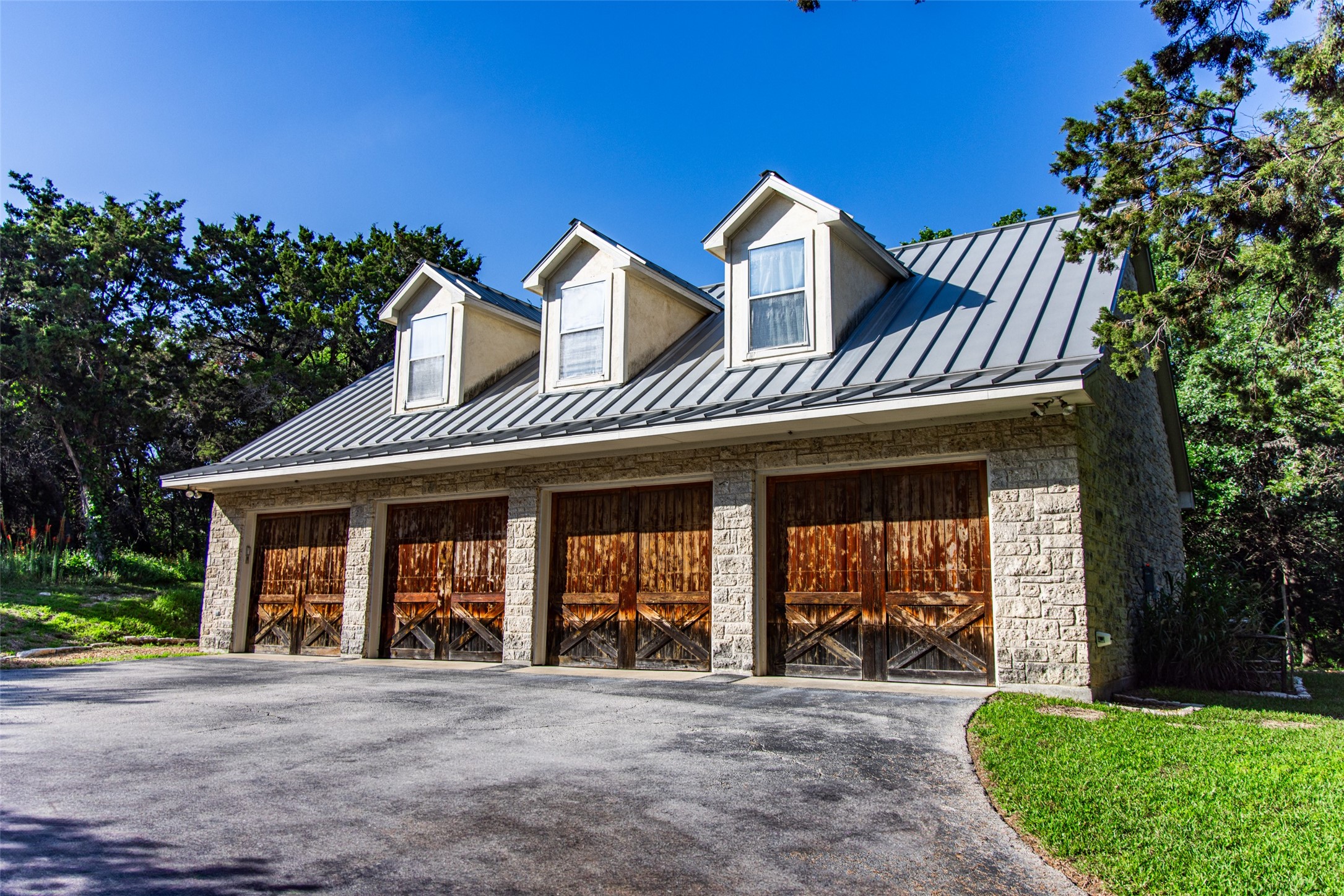 1665 W Belt Line Road Cedar Hill TX 75104