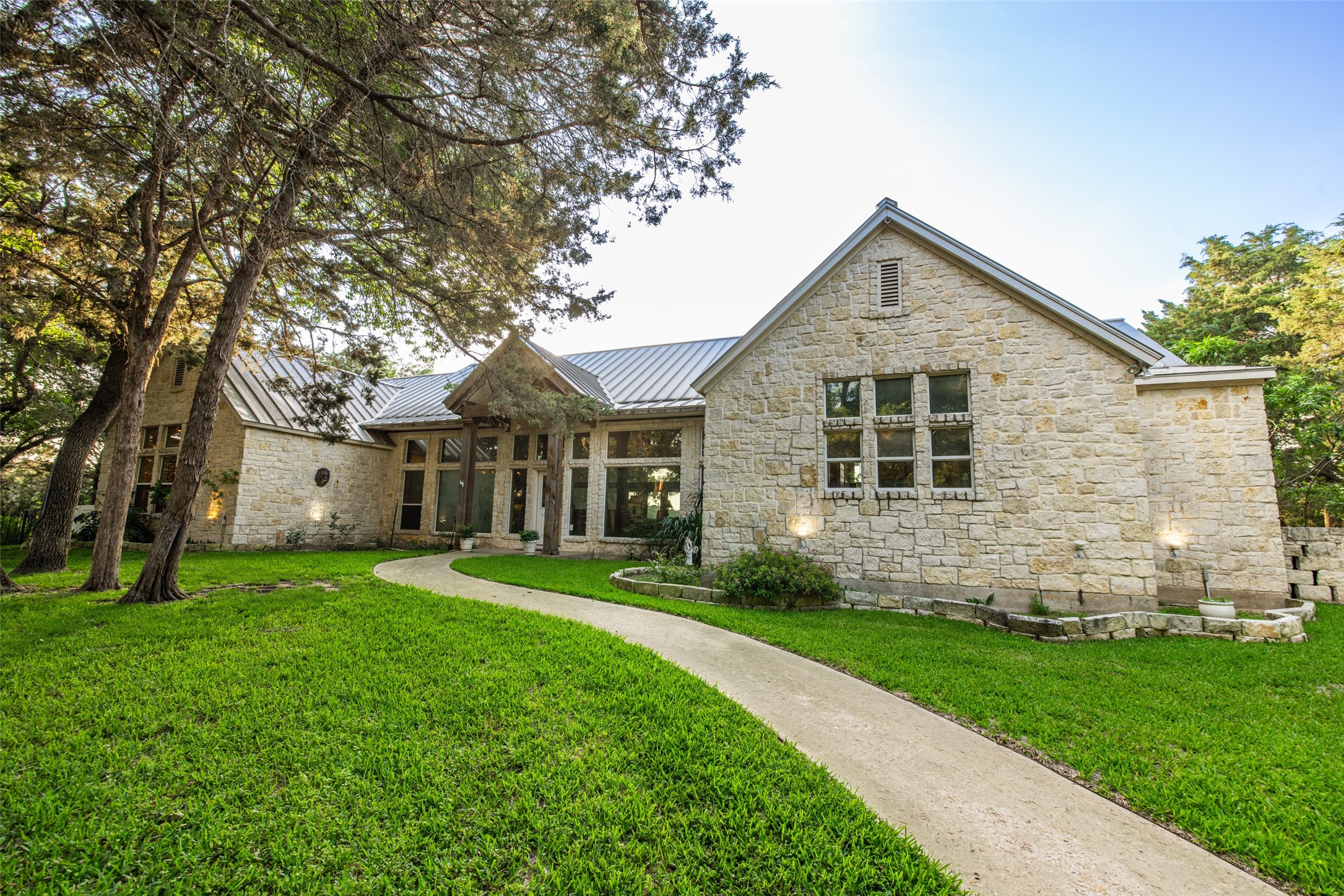 1665 W Belt Line Road Cedar Hill TX 75104