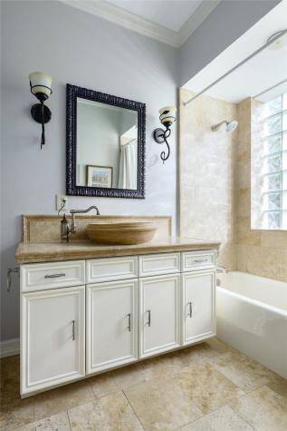 7 Glenchester Court Dallas TX 75225