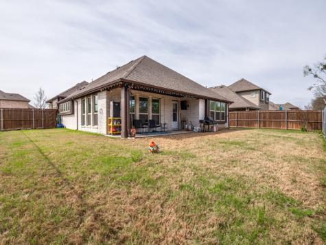 303 W Milas Lane Glenn Heights TX 75154