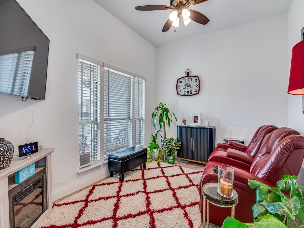 303 W Milas Lane Glenn Heights TX 75154