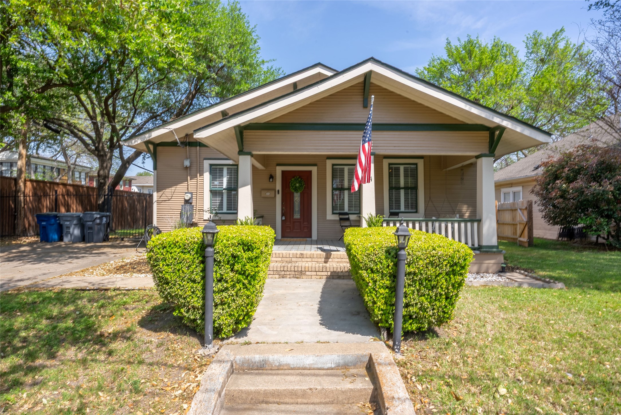 1004 Moreland Avenue Dallas TX 75204