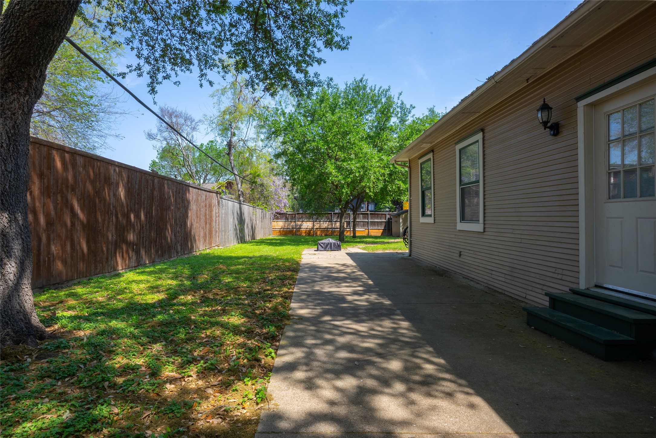1004 Moreland Avenue Dallas TX 75204