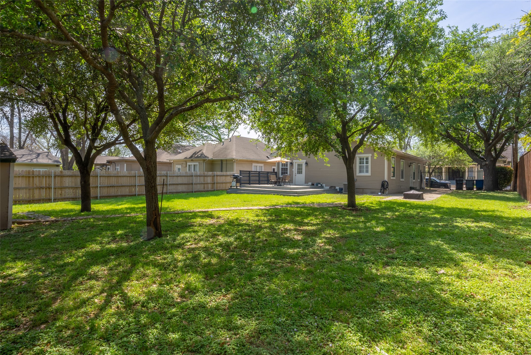 1004 Moreland Avenue Dallas TX 75204