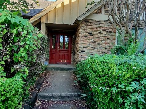704 Buttermilk Drive Arlington TX 76006
