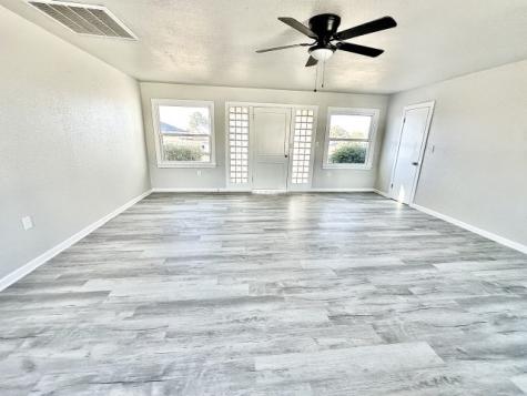 409 SW Ave E Seminole TX 79360