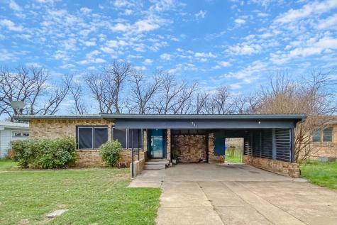 211 Paloma Street Winters TX 79567