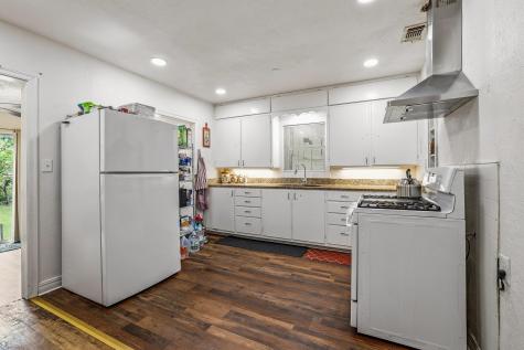1107 W Hull Street Denison TX 75020