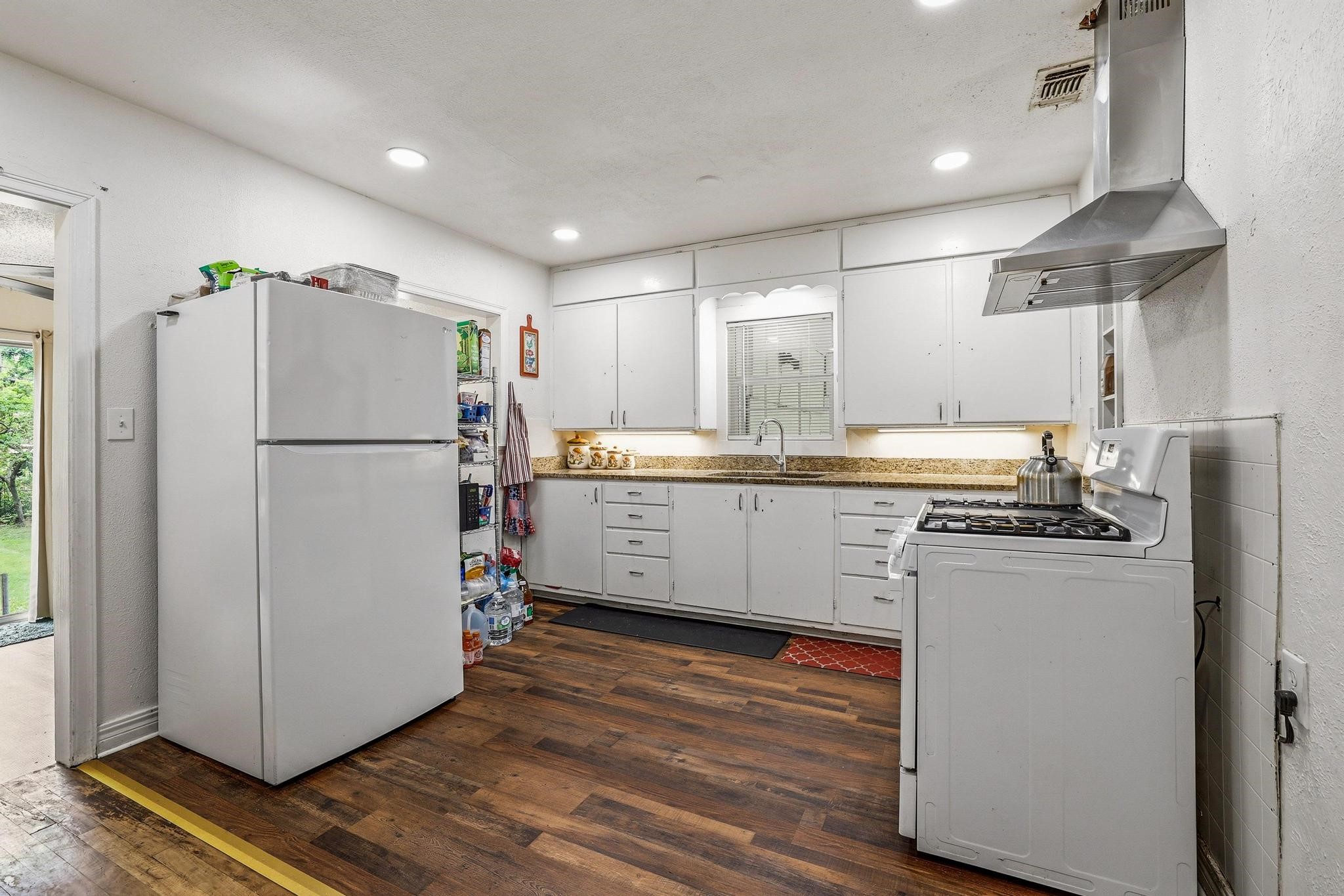 1107 W Hull Street Denison TX 75020