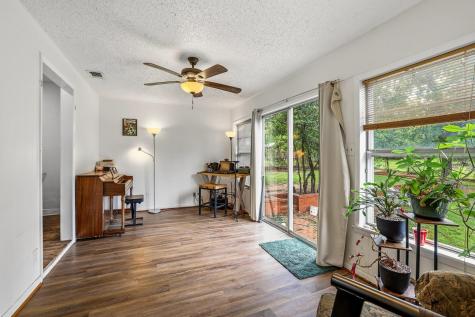 1107 W Hull Street Denison TX 75020
