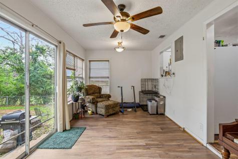 1107 W Hull Street Denison TX 75020