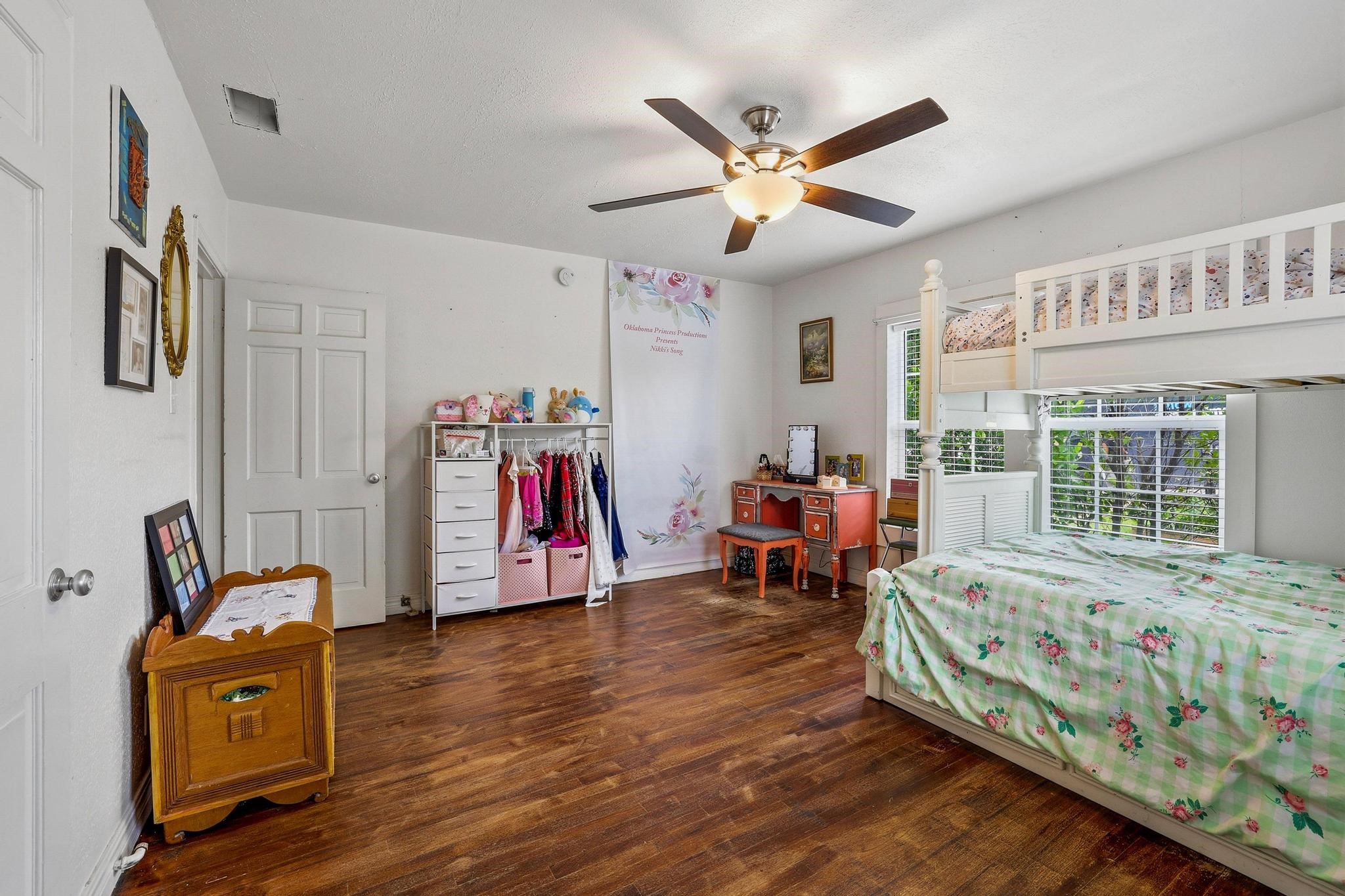 1107 W Hull Street Denison TX 75020