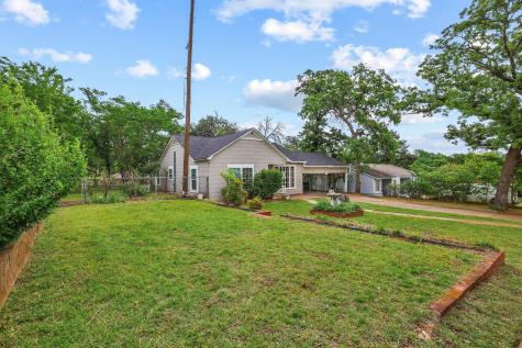 1107 W Hull Street Denison TX 75020