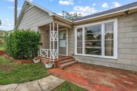 1107 W Hull Street Denison TX 75020