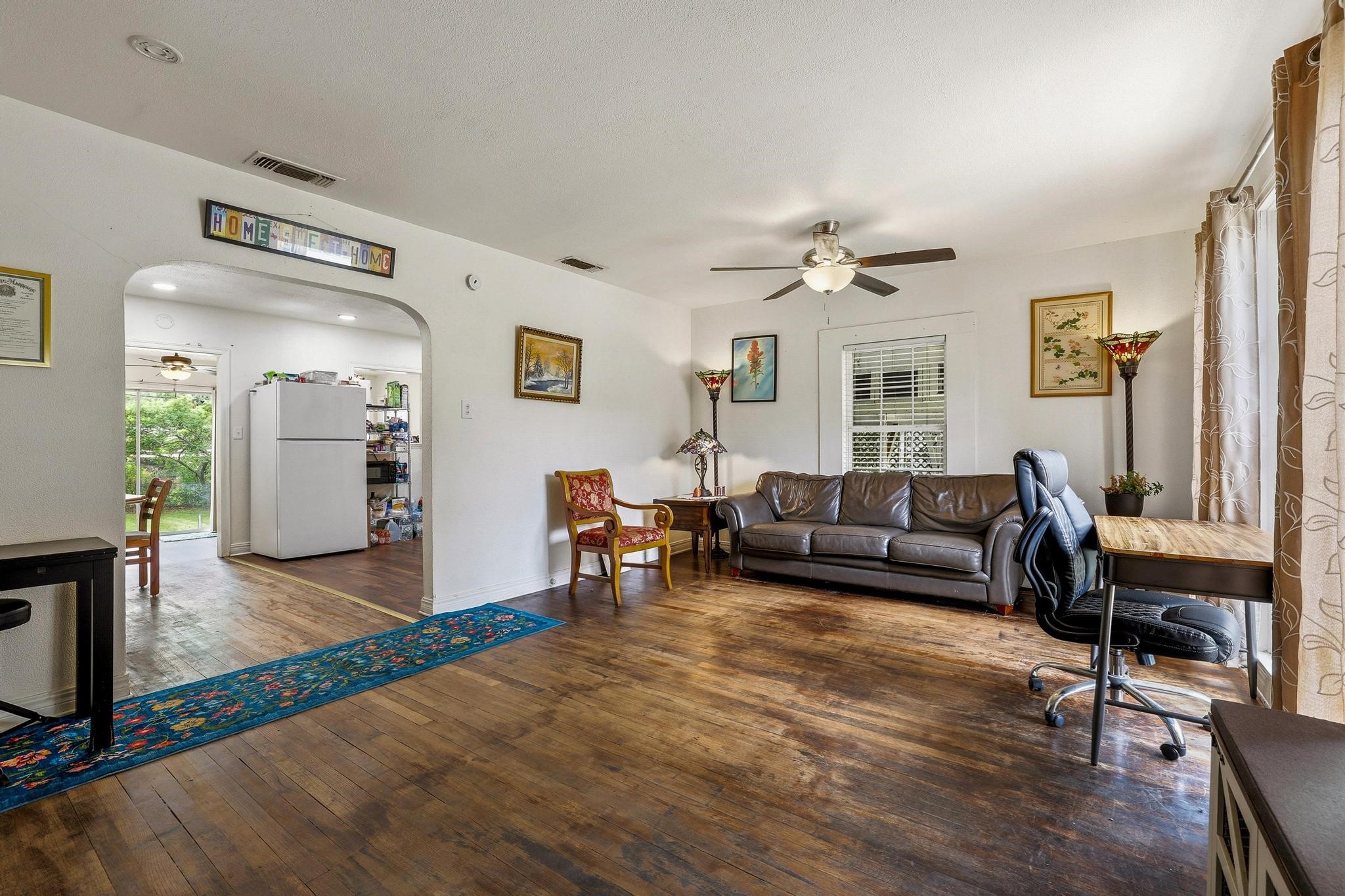 1107 W Hull Street Denison TX 75020