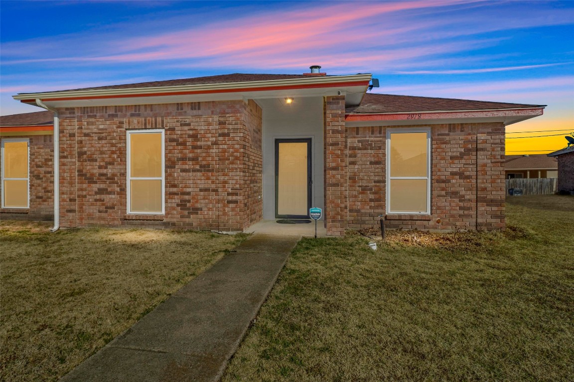 2918 Valley Circle Lancaster TX 75134