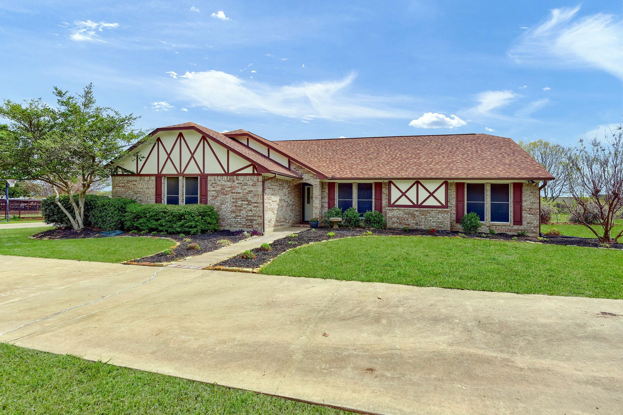 1701 N Saint Charles Avenue Pilot Point TX 76258