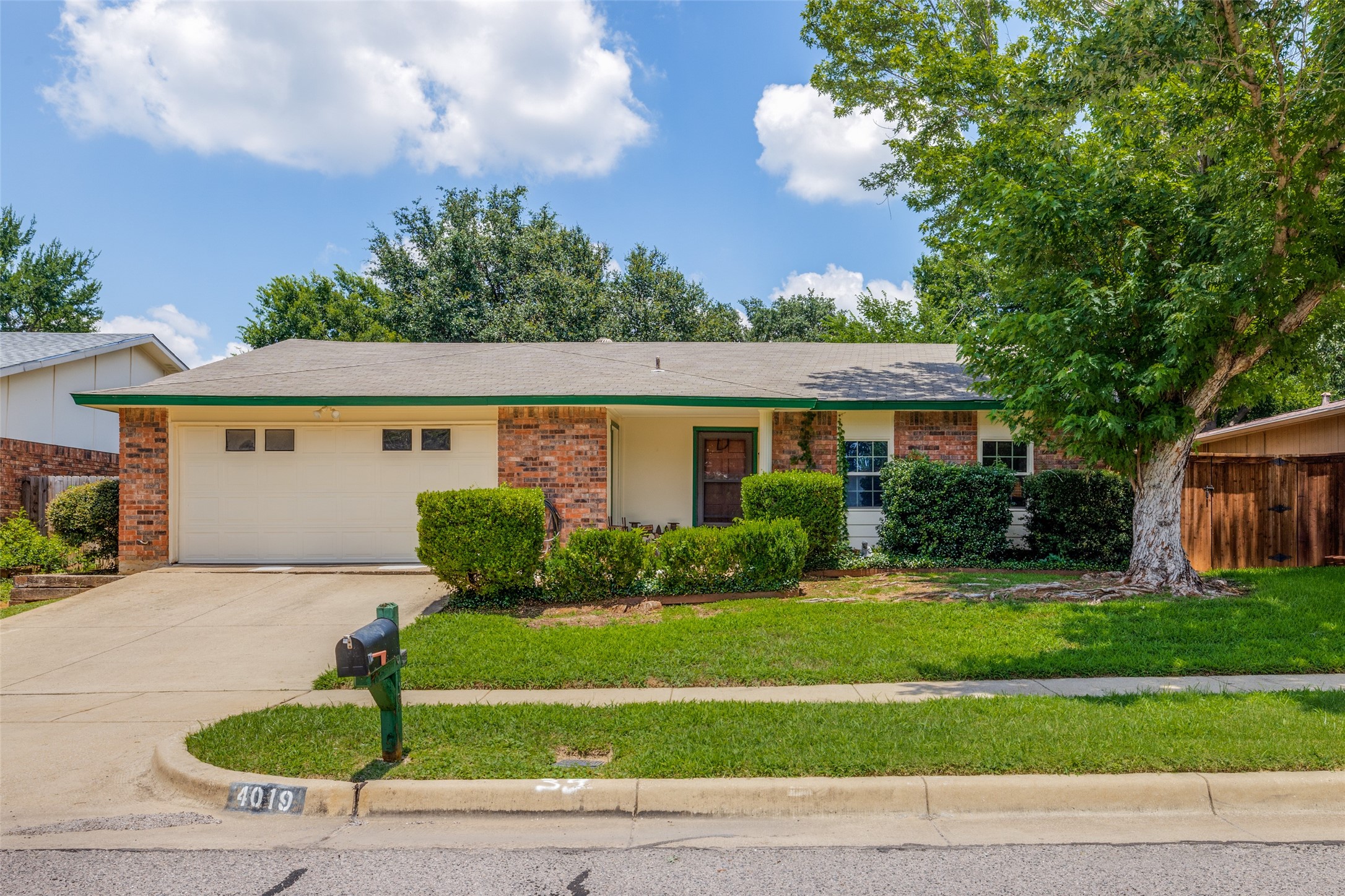 4019 Brookmoor Drive Arlington TX 76016
