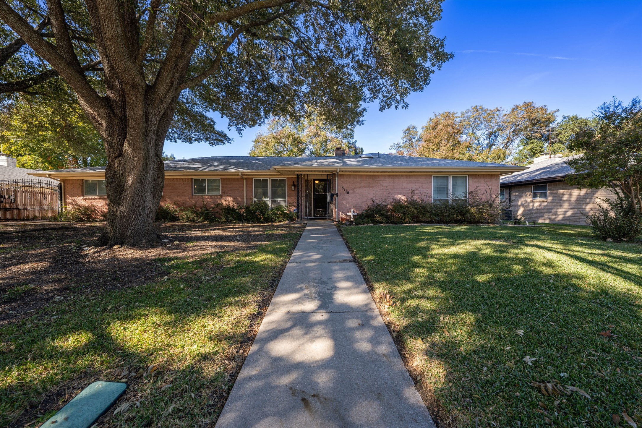 5116 South Drive Fort Worth TX 76132