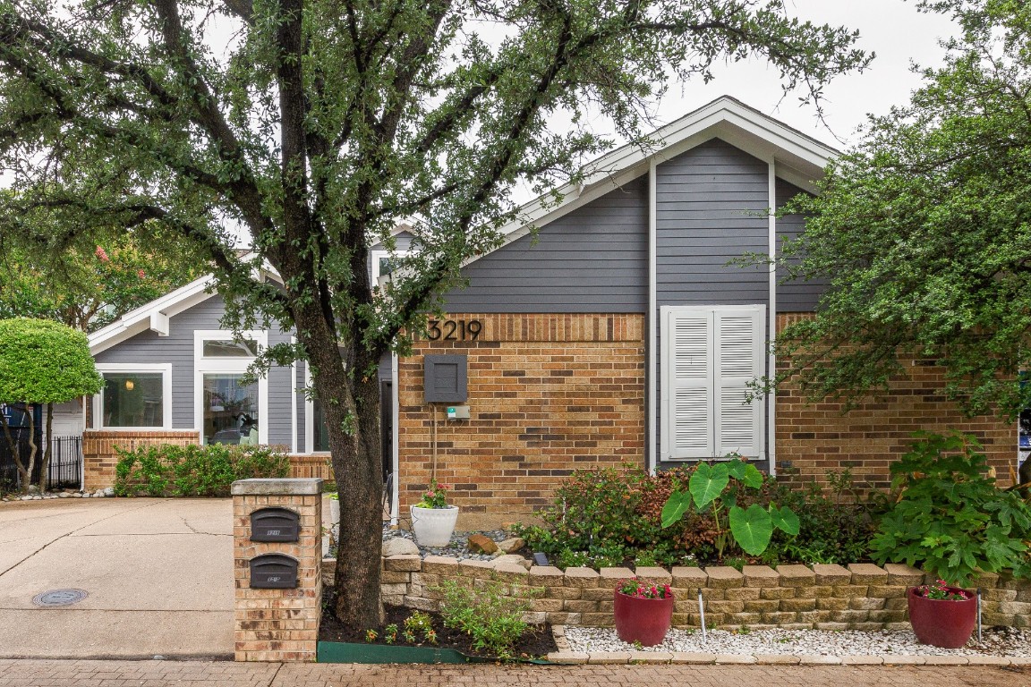 3219 Trevolle Place Dallas TX 75204
