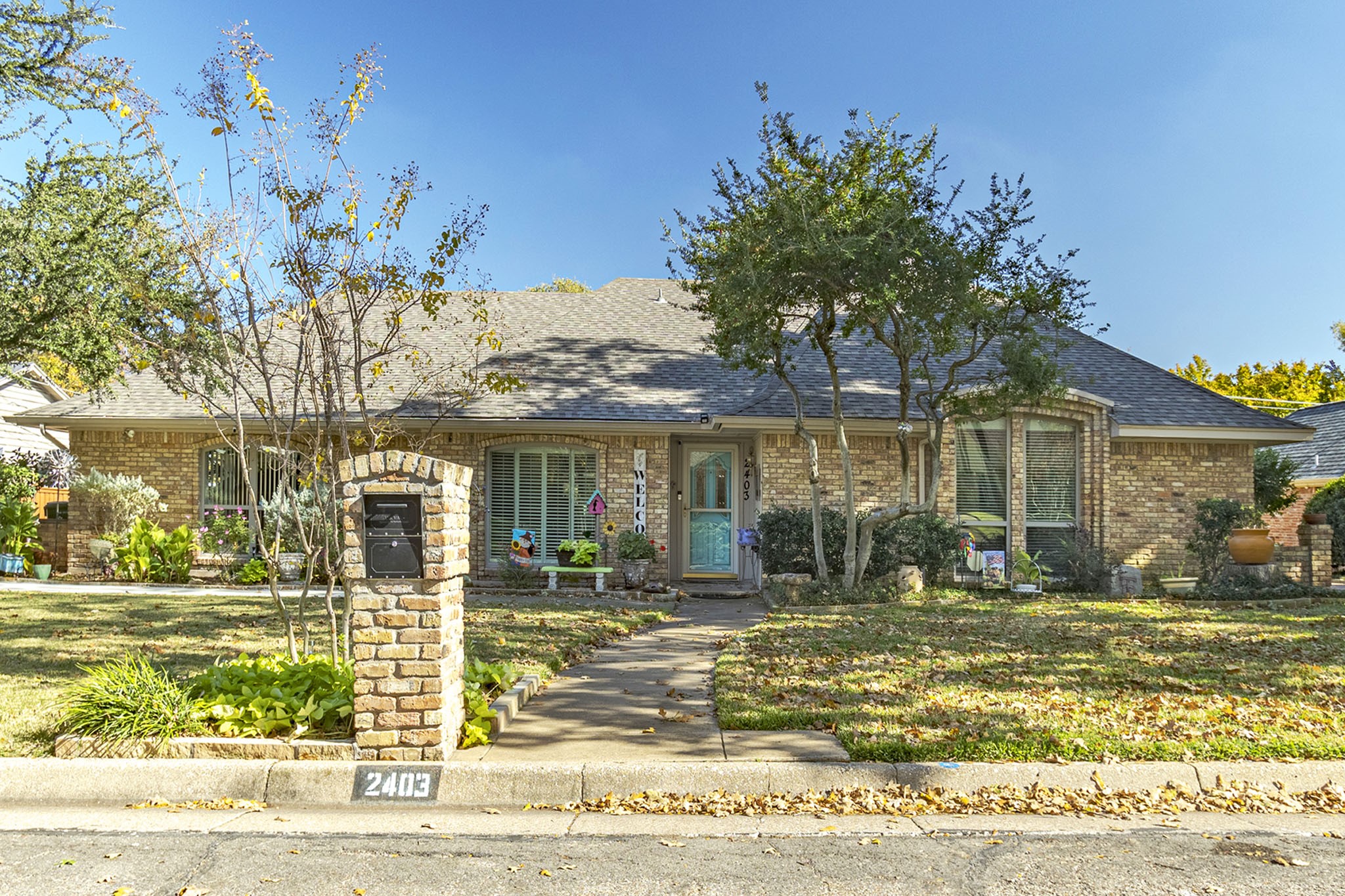 2403 Meandering Way Arlington TX 76011