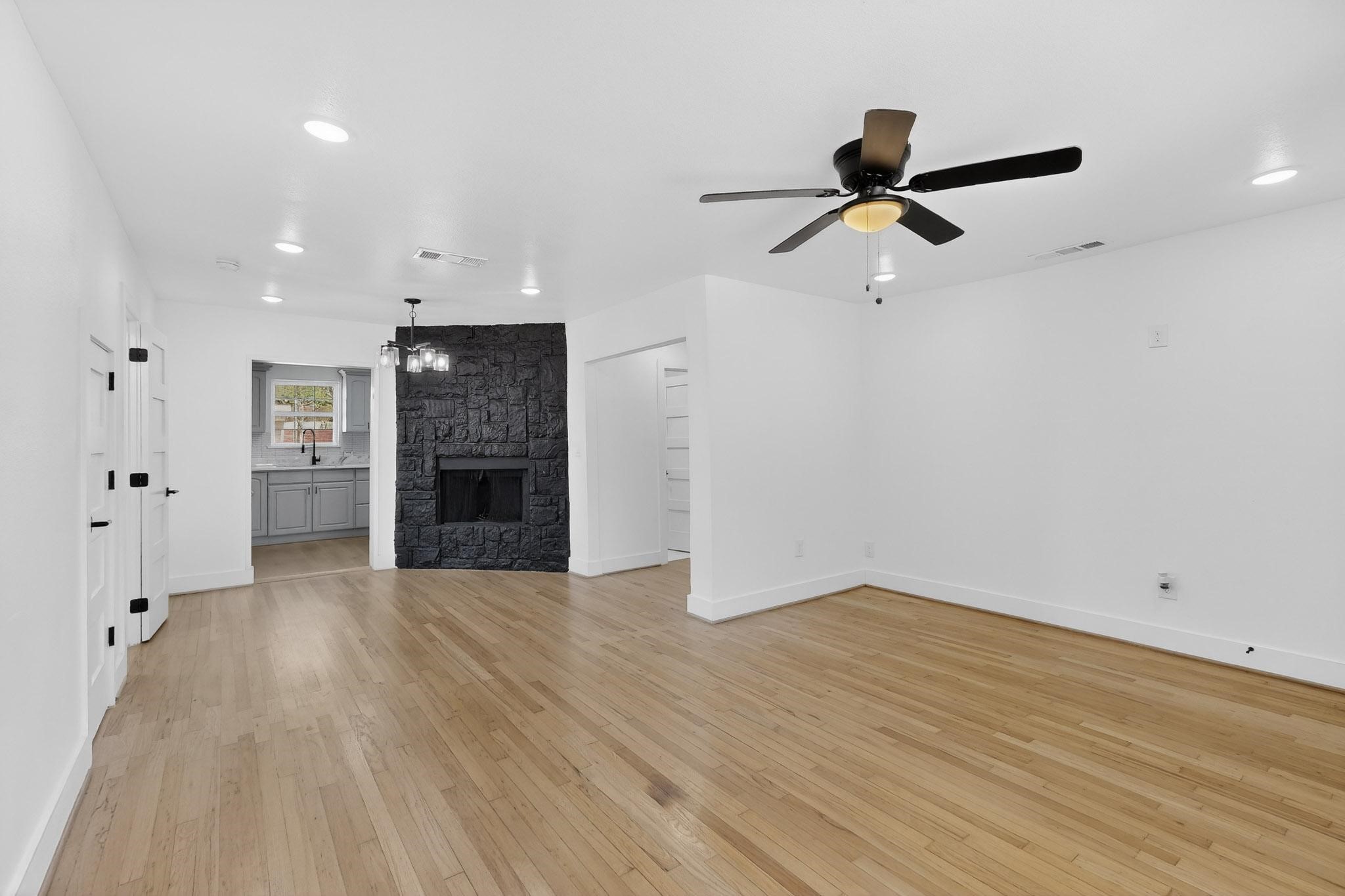 102 S Tillery Avenue Dallas TX 75211