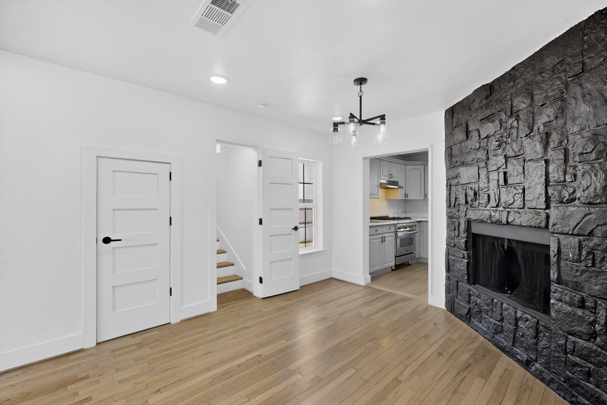 102 S Tillery Avenue Dallas TX 75211