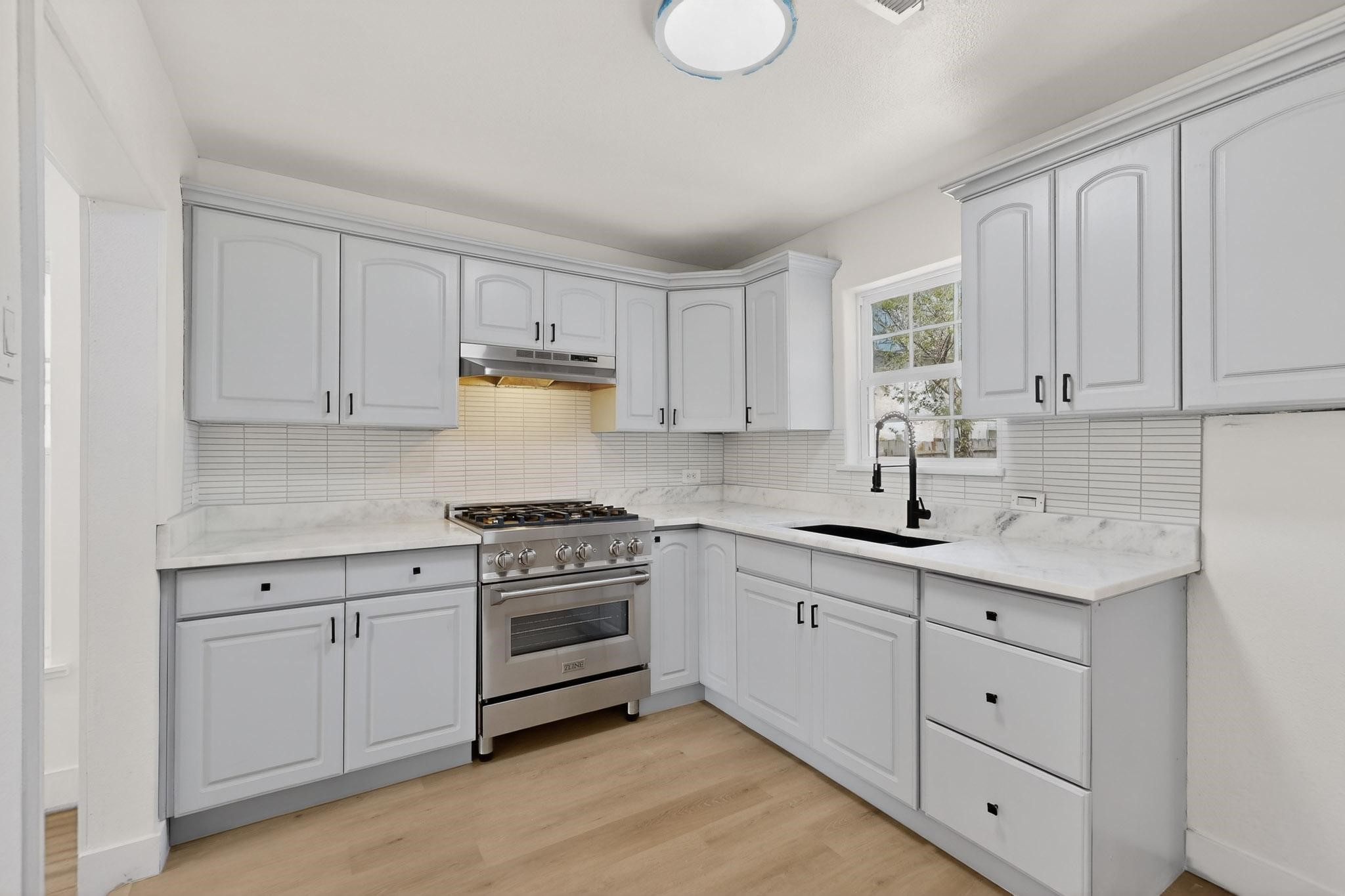 102 S Tillery Avenue Dallas TX 75211