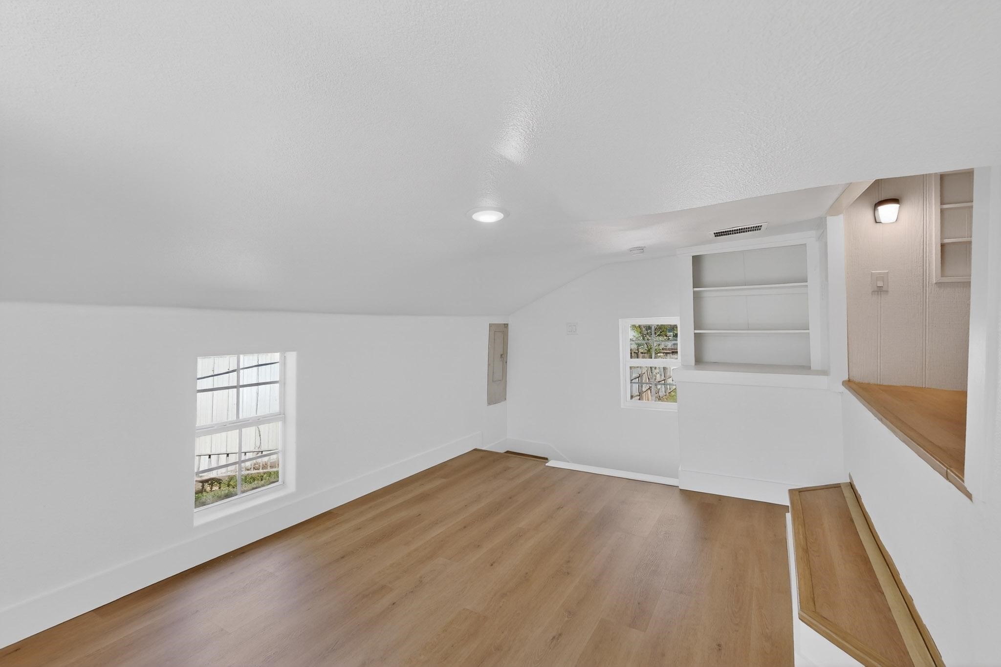 102 S Tillery Avenue Dallas TX 75211