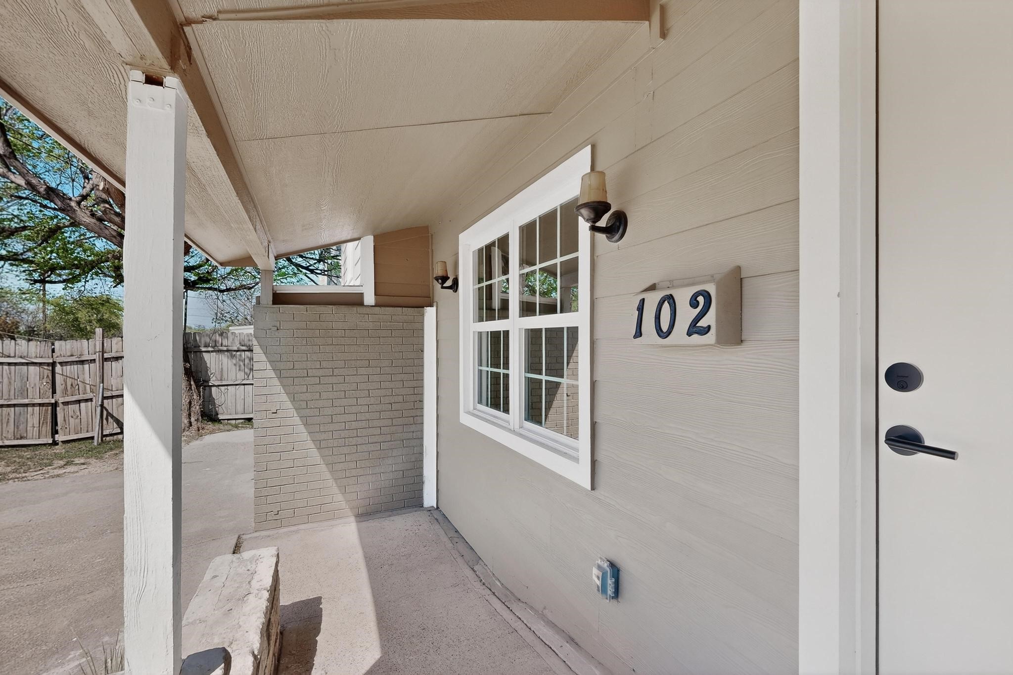102 S Tillery Avenue Dallas TX 75211