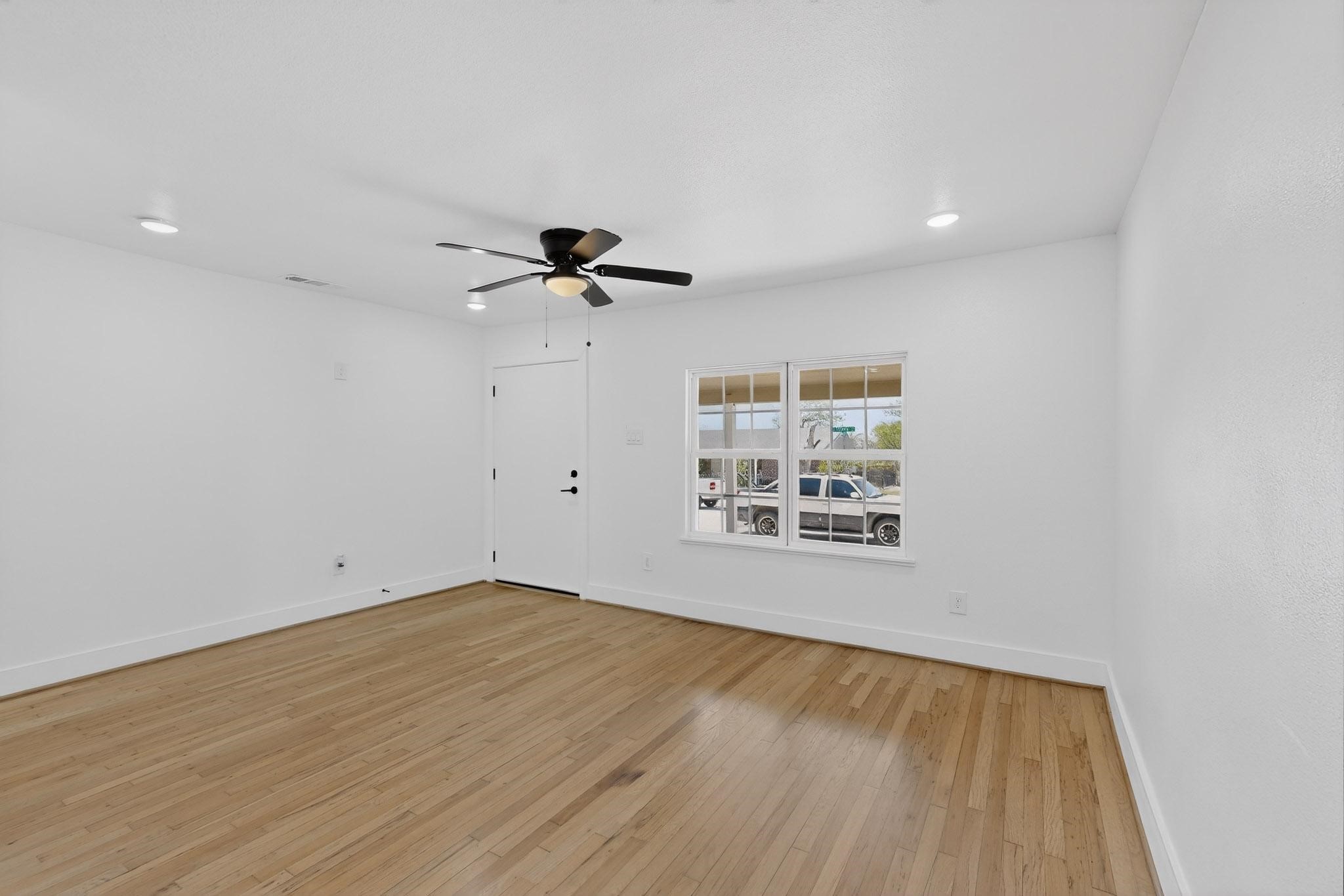 102 S Tillery Avenue Dallas TX 75211