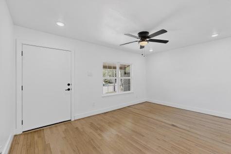 102 S Tillery Avenue Dallas TX 75211