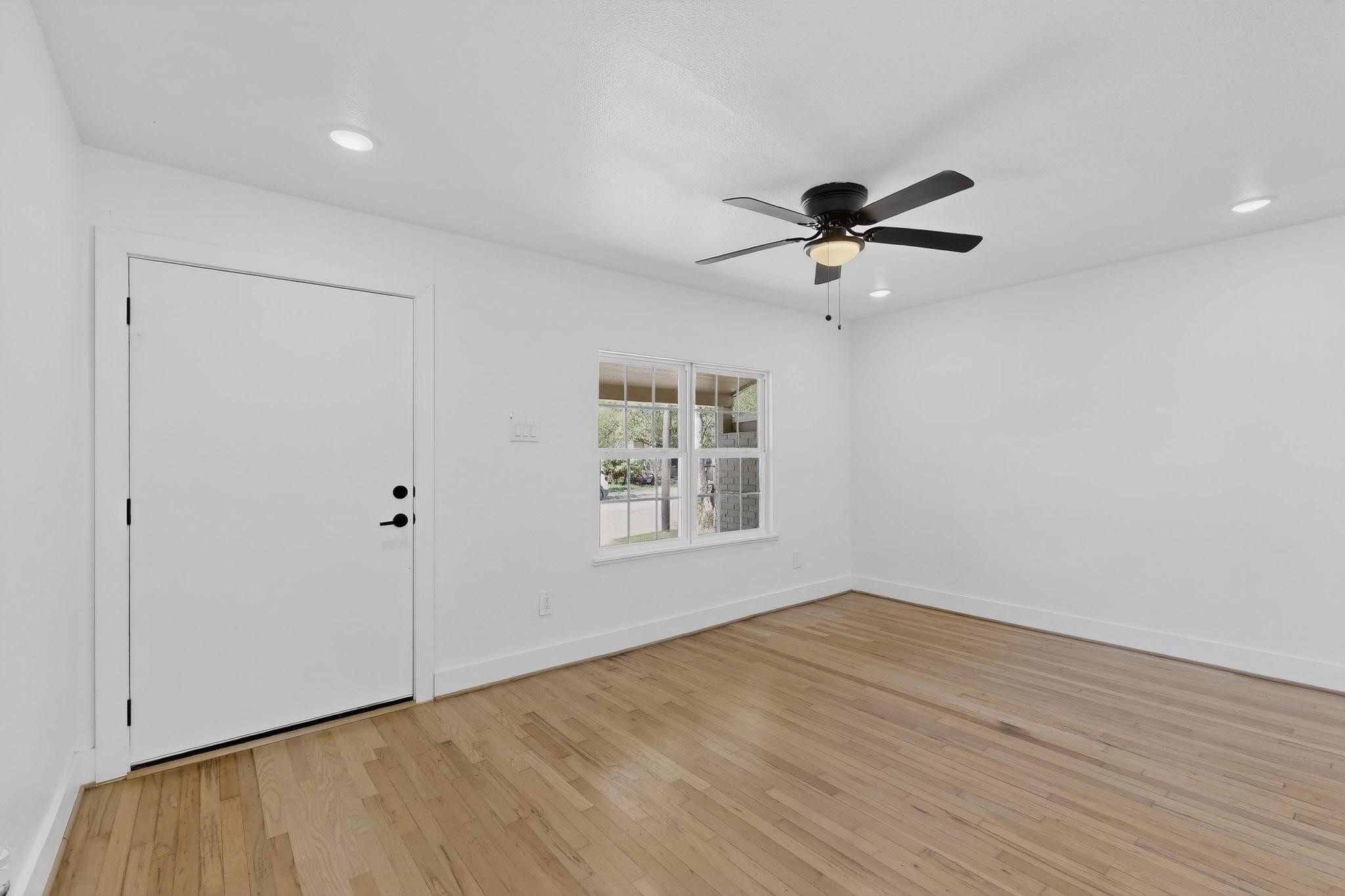 102 S Tillery Avenue Dallas TX 75211