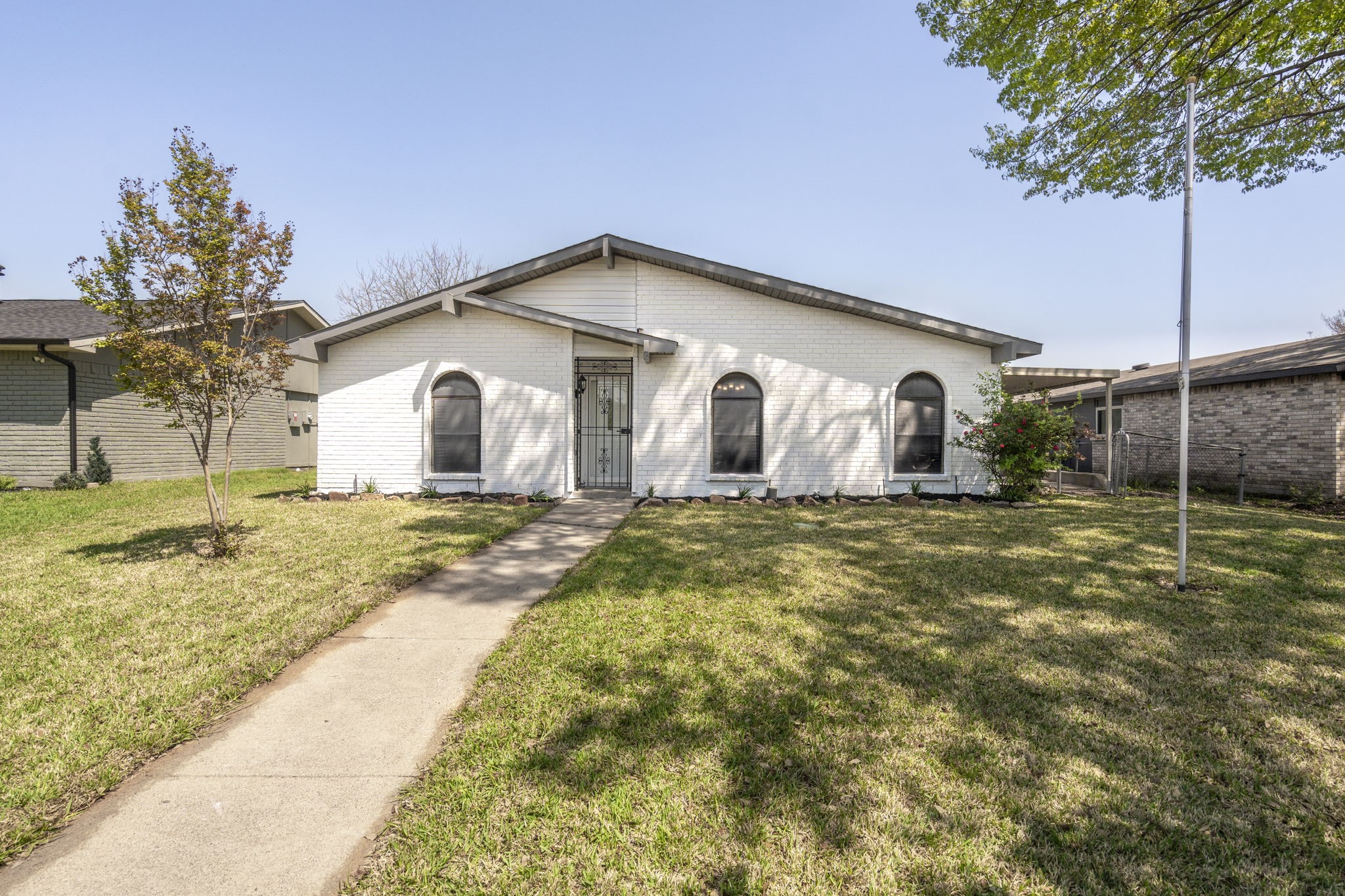 5718 Kerry Lane Garland TX 75043