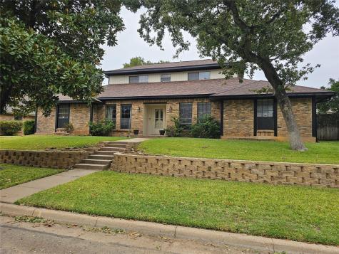 4105 Woodcastle Court Arlington TX 76016