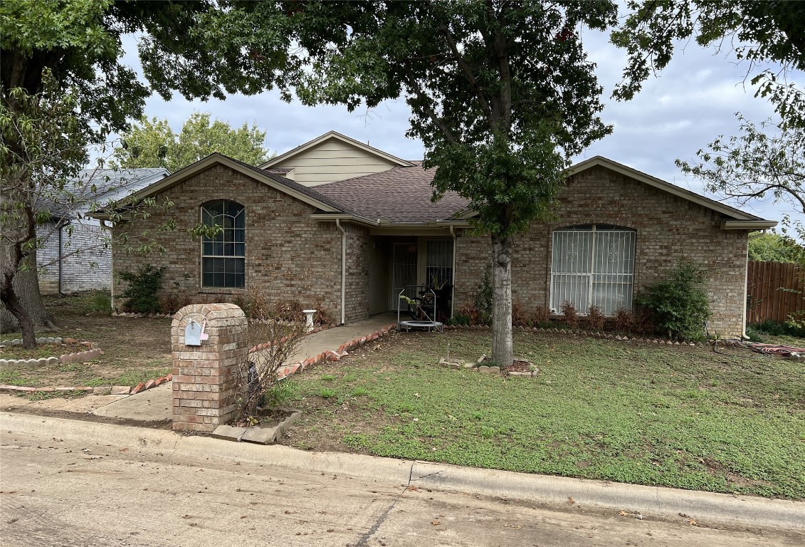 1023 Flower Drive Arlington TX 76017