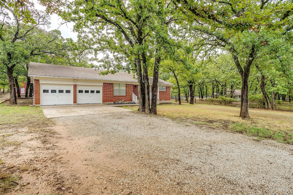 1046 Reese Lane Azle TX 76020