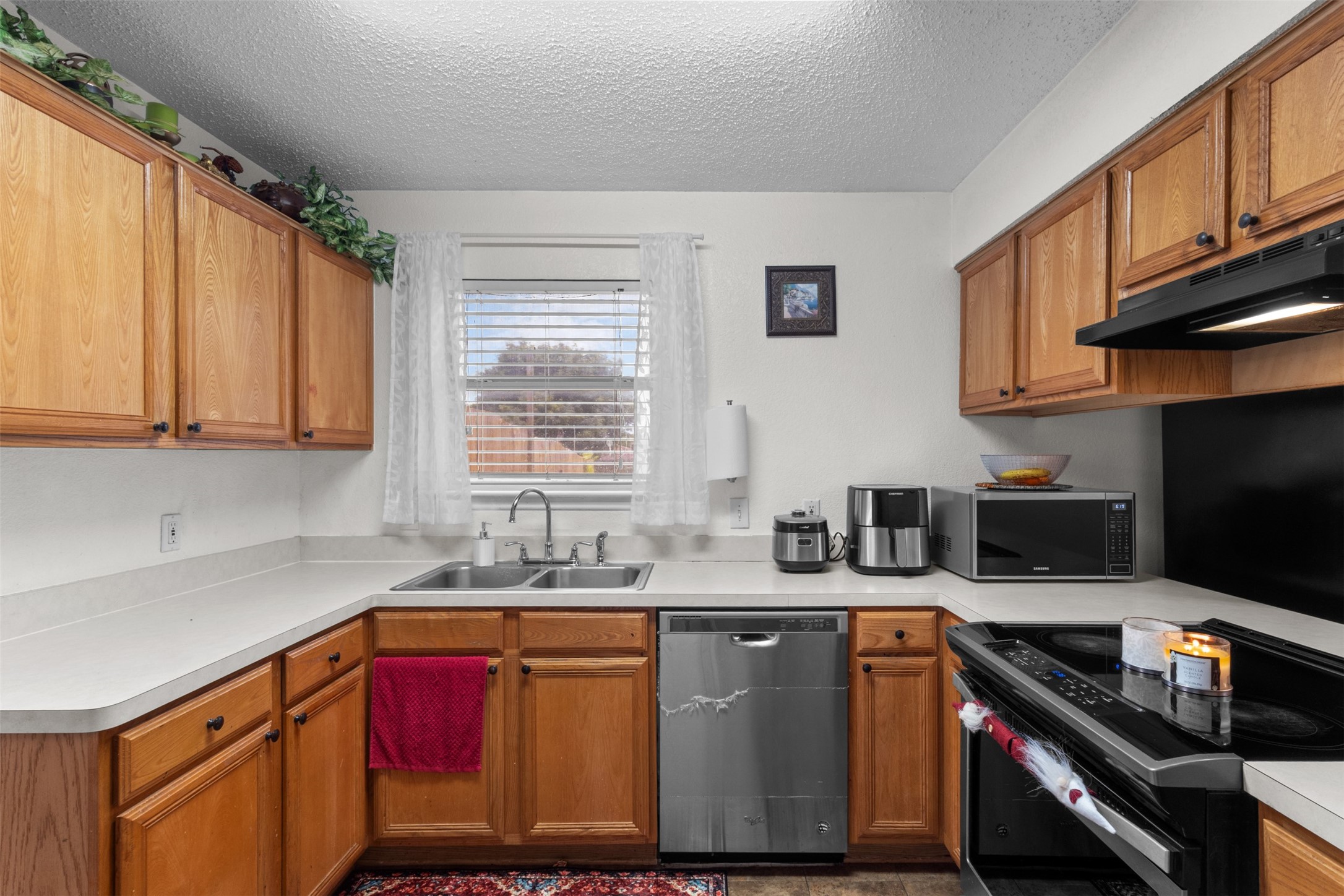 300 Comiskey Court Saginaw TX 76179